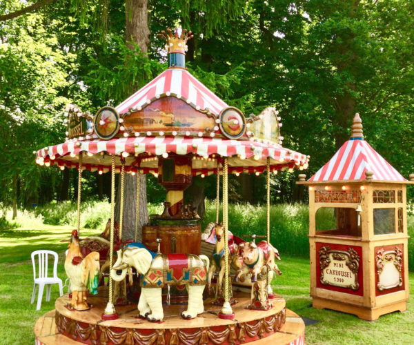 LOCATION mini carrousel 1900